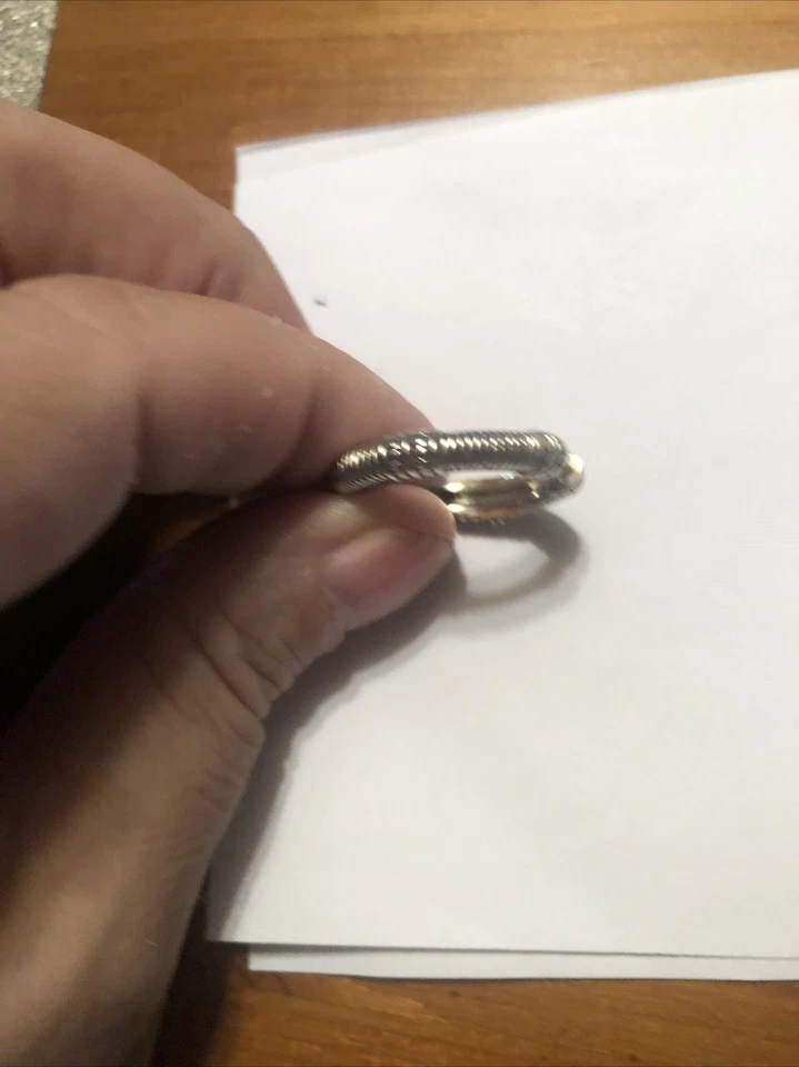 JUDITH RIPKA Ganancias de plata de ley con diamantes pequeños de oro de 18 quilates en el medio Foto 4 de 4