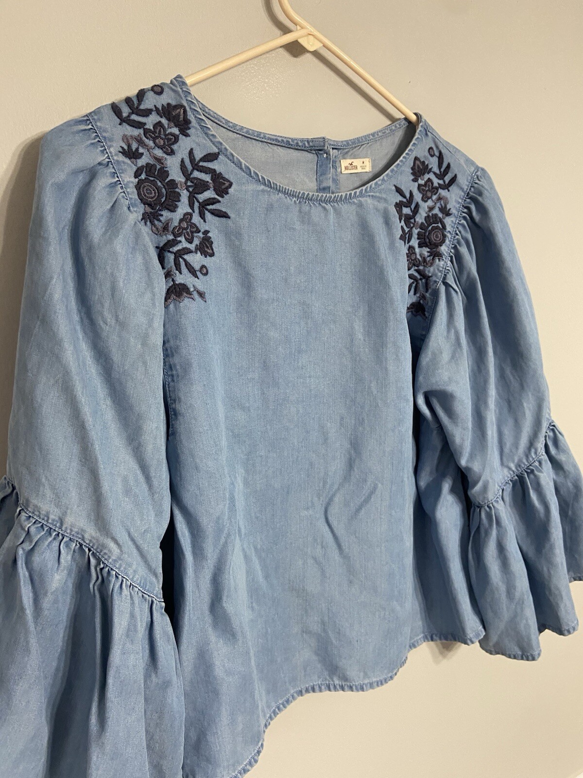Hollister Blue Floral Embroidered Flared Sleeve Top womens medium