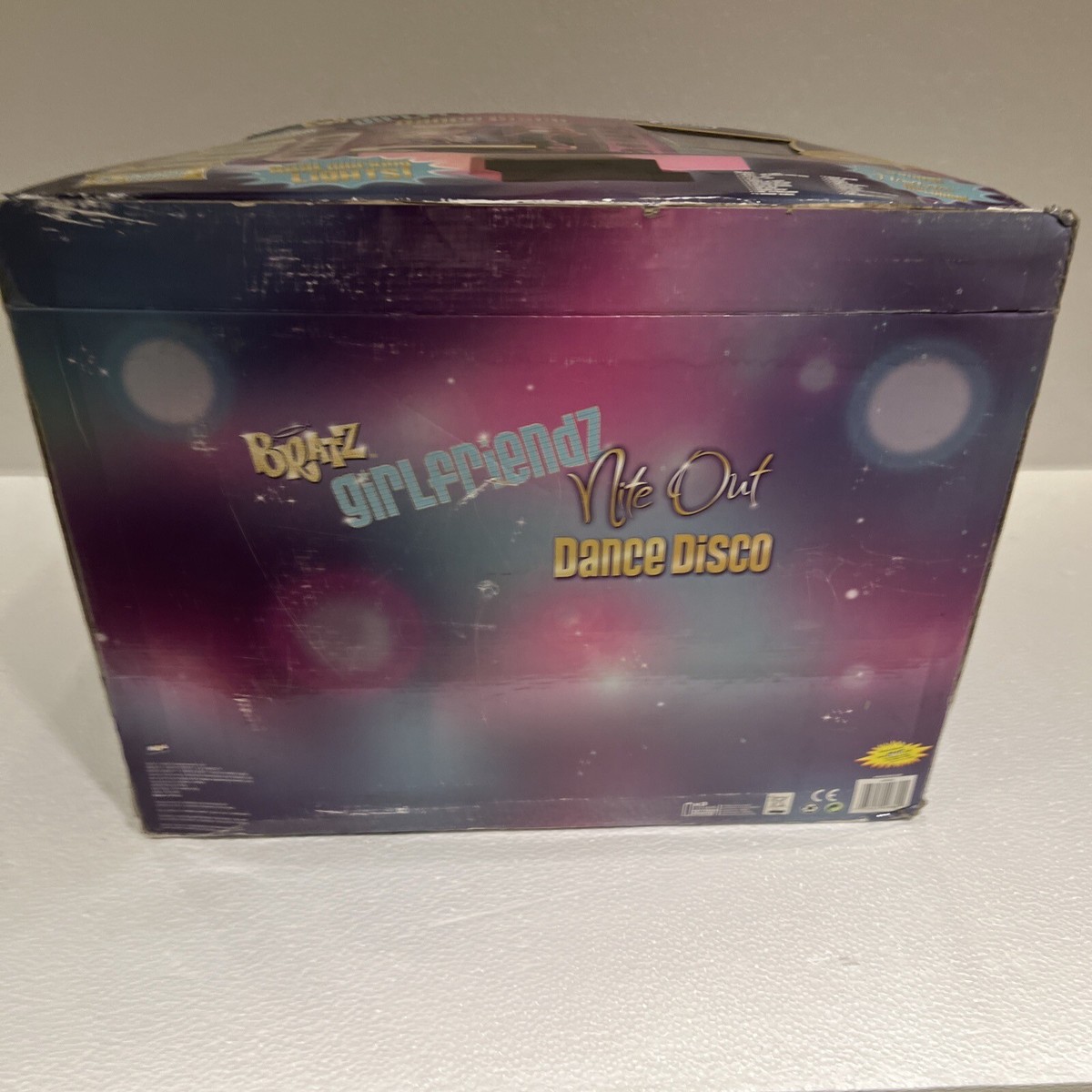 BRATZ FIANNA DOLL GIRLFRIENDZ NITE OUT DANCE DISCO PLAYSET NIB