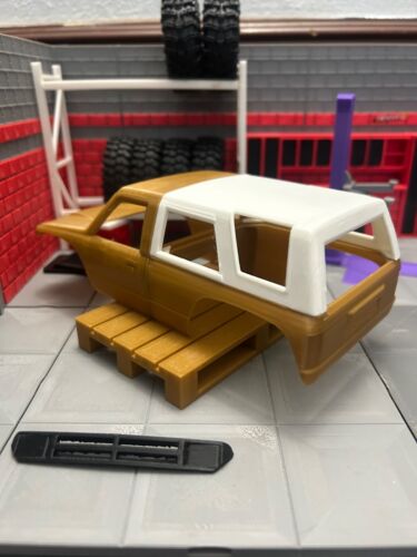 RC 3D Printed Body 1/24 scale, based on a old Toyota 4 Runner - Picture 2 of 6