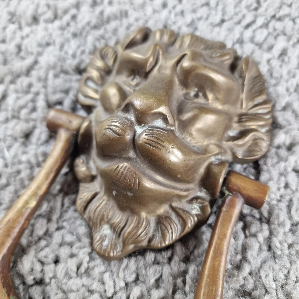 Llamador de puerta de león de latón antiguo victoriano vintage 4,5" x 8" Foto 4 de 4