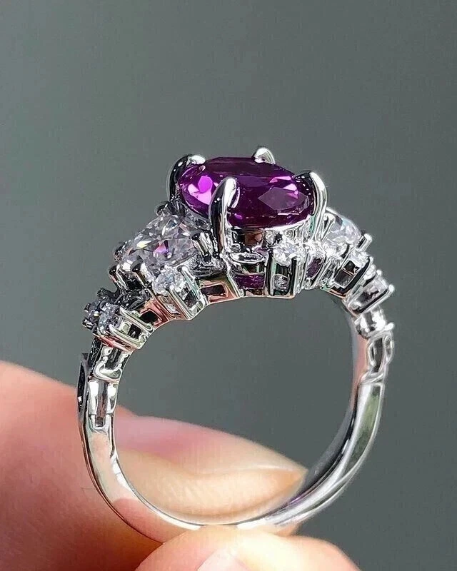 Alianza de boda de amatista natural de corte ovalado de 3,50 quilates en oro blanco macizo de 18 k Foto 4 de 4