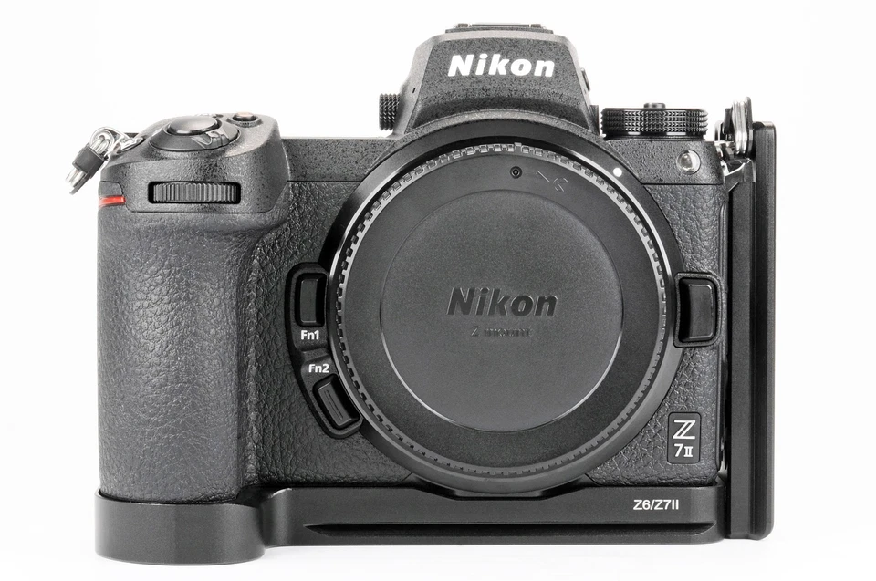 Nikon Z 7 II mit JLwin Z6/Z7II Cage - 45,7 MP spiegellose Systemkamera