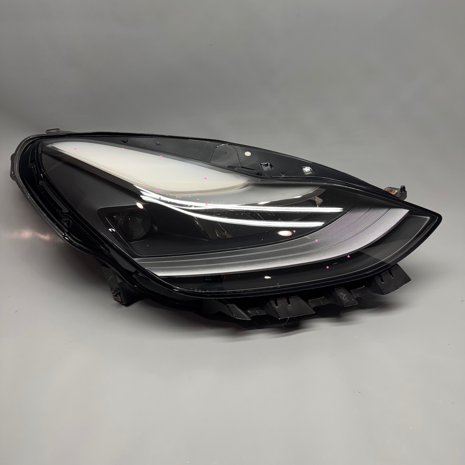 TESLA MODEL 3 Y HEADLIGHT RIGHT PASSENGER 2021 2022 2023 LED OEM 1514953-00-D
