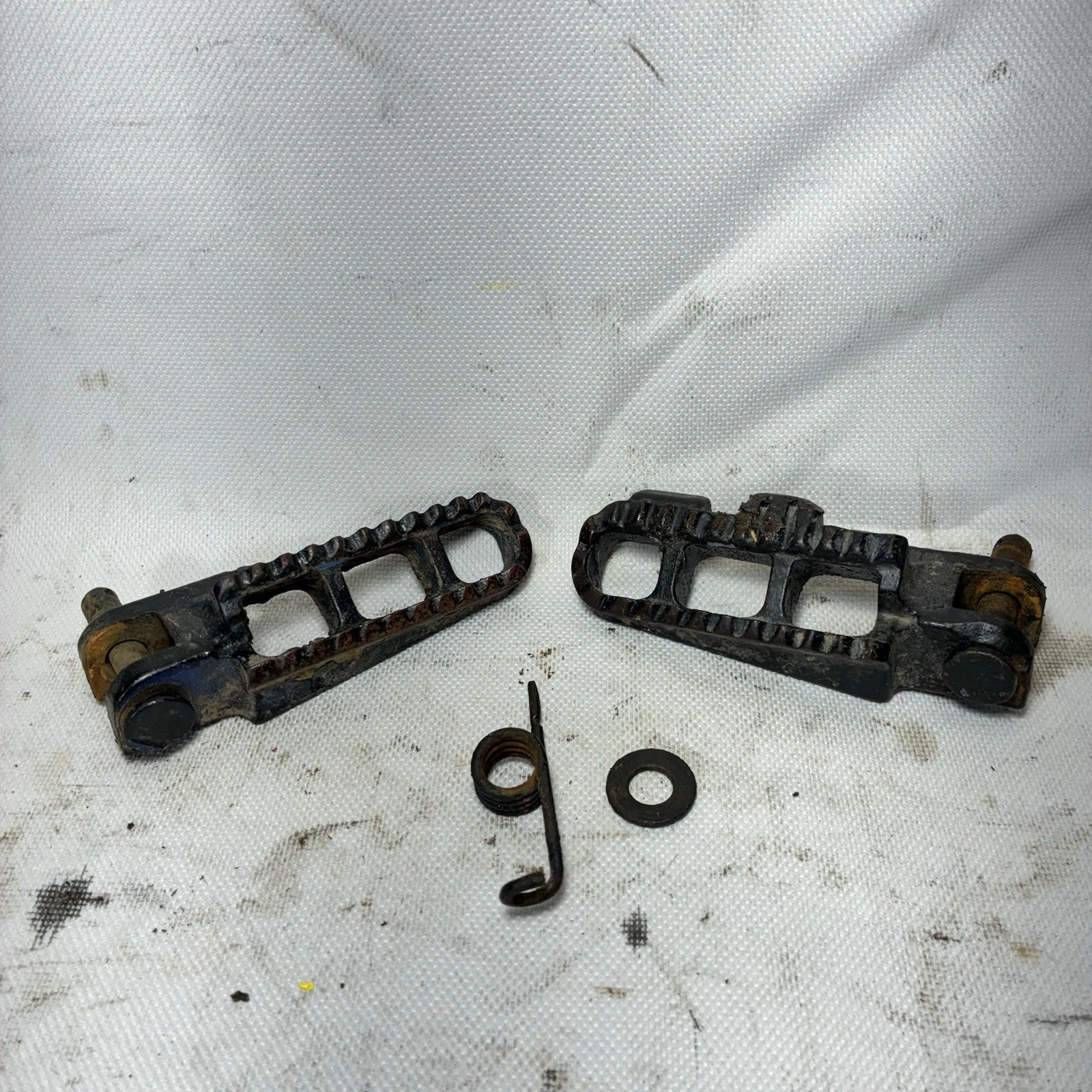 1984-1987 Suzuki RM250 RM 250 1984-1988 RM125 125 Left & Right Foot Pegs Peg