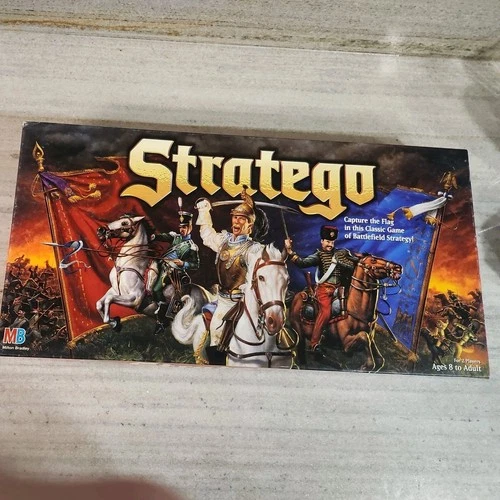 STRATEGO Strategy Game 1999 MIlton Bradley Complete Vintage Castle Backdrop