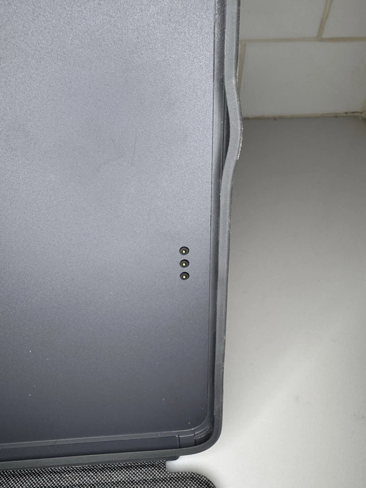 罗技 Combo Touch 背光键盘对开式适用于 iPad Air 10.9" 第 5 代和第 4 代 — 第 3/4 张图片