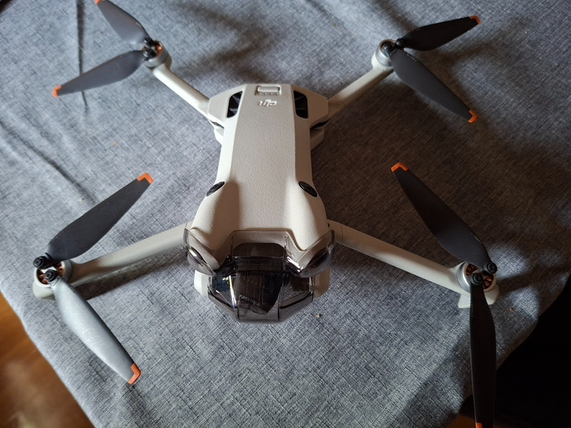 DJI MINI 4 PRO DRONE incl bag, accessories, sun visor control & FREEWELL lenses