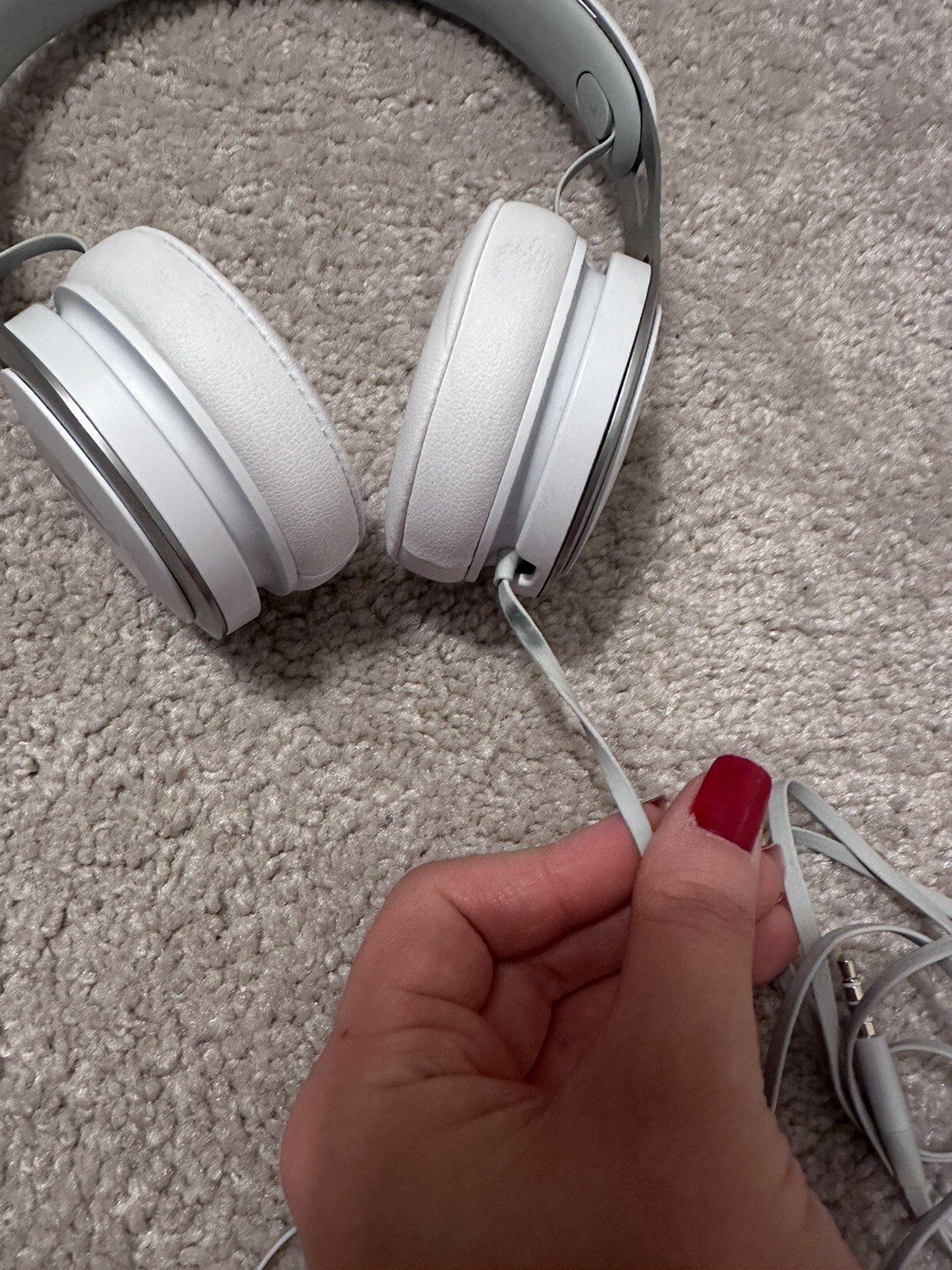 Beats by Dr. Dre EP ML9A2LL/A Headphones - White - Excellent Condition