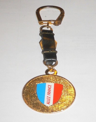 1966 FIFA World Cup England Football Keychain "COUPE DU MONDE 1966 ALLEZ FRANCE" - Picture 5 of 7