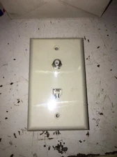 Case (10) White GC Electronics 30-9733-BU Comb Telephone Coaxial Wall Plates