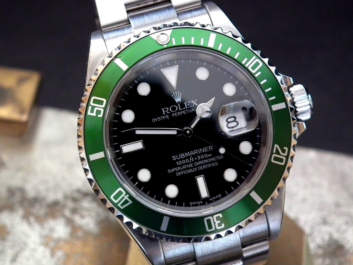 Beautiful 2003 (F Serial) Rolex Submariner 16610LV Flat Kermit - Main Image