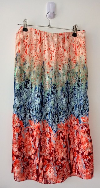 H&M HM Midi Skirt Size 10 US 6 Plisse Pleat