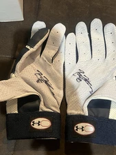 Tyler Flowers Signed Batting Gloves Under Armour Braves