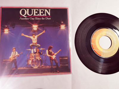 Queen - ''Another One Bites The Dust'' - EMI-Dt. Press- Single 1980