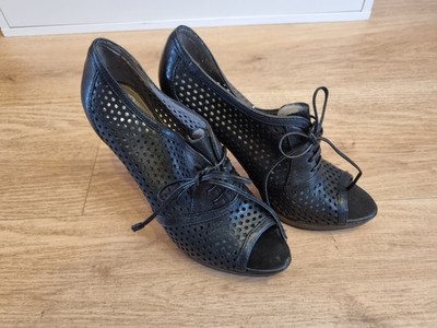 Pumps Highheels schwarz Vince Camiuto 38 1/2 Pfennigabsatz Leder