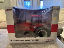 Ertl International Harvester 3288 Tractor 1:16 Die-Cast Prestige Collection