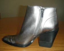 NEW SOLE SOCIETY SILVER ANKLE BOOTS 3 1/2 HEELS SHOES SIZE 6W