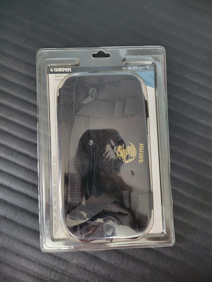 Garmin Deluxe Carrying Case 010-10231-01 - Protective GPS Accessory - Image 2 of 4