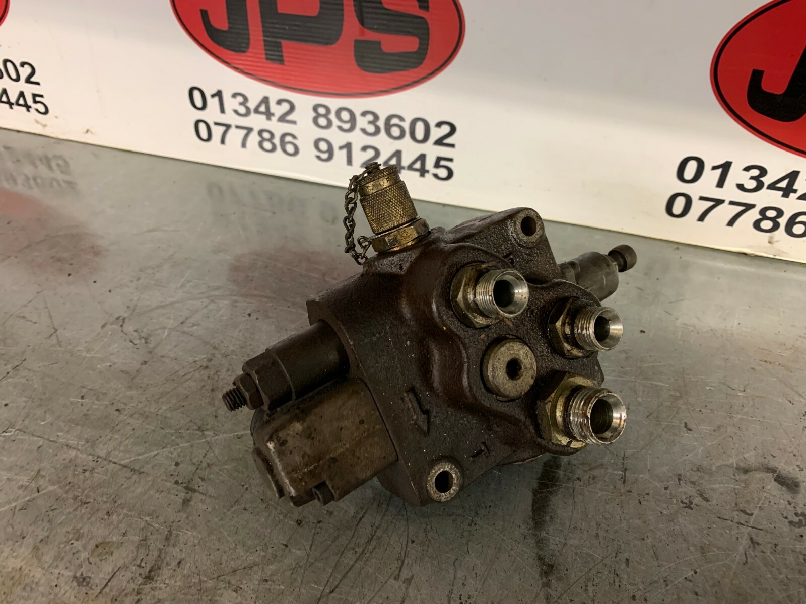 Single acting, single lever hydraulic valve block / control block