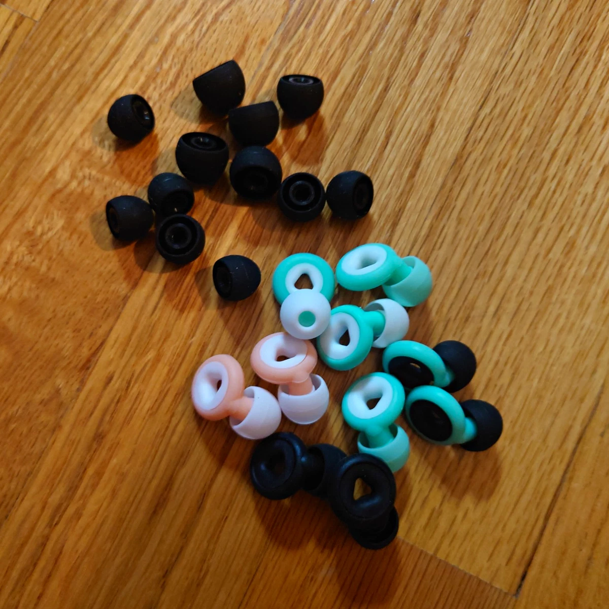 Tapones para los oídos de silicona con cancelación de ruido, puntas para auriculares, tamaños surtidos, multicolor
