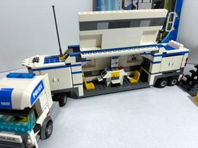 Lego City: Police:  Police Command Center 7743 (2008) + mobile truck 60315