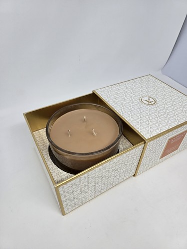 Votivo Spiced Chai Holiday Triple Wick Candle - Large 17 oz - NEW In Box - Picture 8 of 8