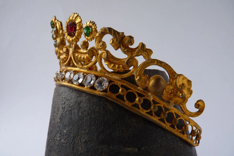 ANCIENNE COURONNE BIJOU DE TÊTE STATUE RELIGIEUSE laiton doré et strass XIX - Photo 3/4