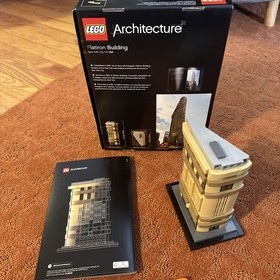LEGO ARCHITECTURE: Flatiron Building, New York (21023)