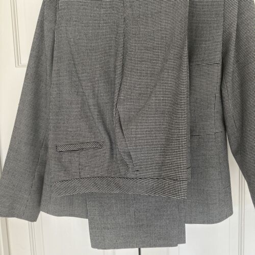 Escada 2 Piece Pant Suit Sz 10 Pants; Jacket sz 12; 98% Wool 2% Elastaine Preown - Picture 7 of 11
