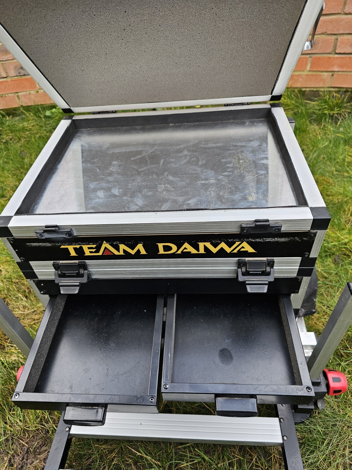 Daiwa D100SB Fishing Seat Box eBay