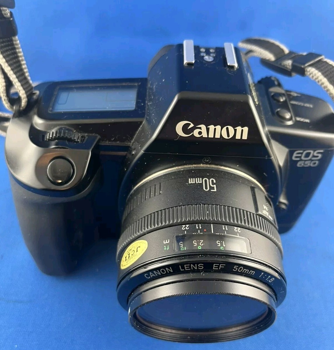 Canon EOS 650 35mm Digital Film Camera W/ 50m, +70-210mm Zoom Lens