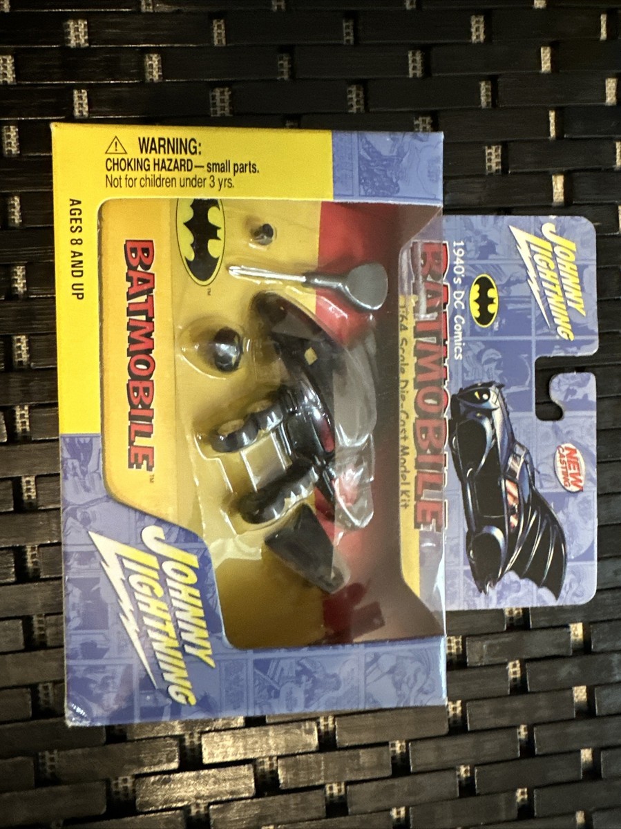 JOHNNY LIGHTNING BATMAN BATMOBILE DIECAST MODEL KIT, 1940'S DC