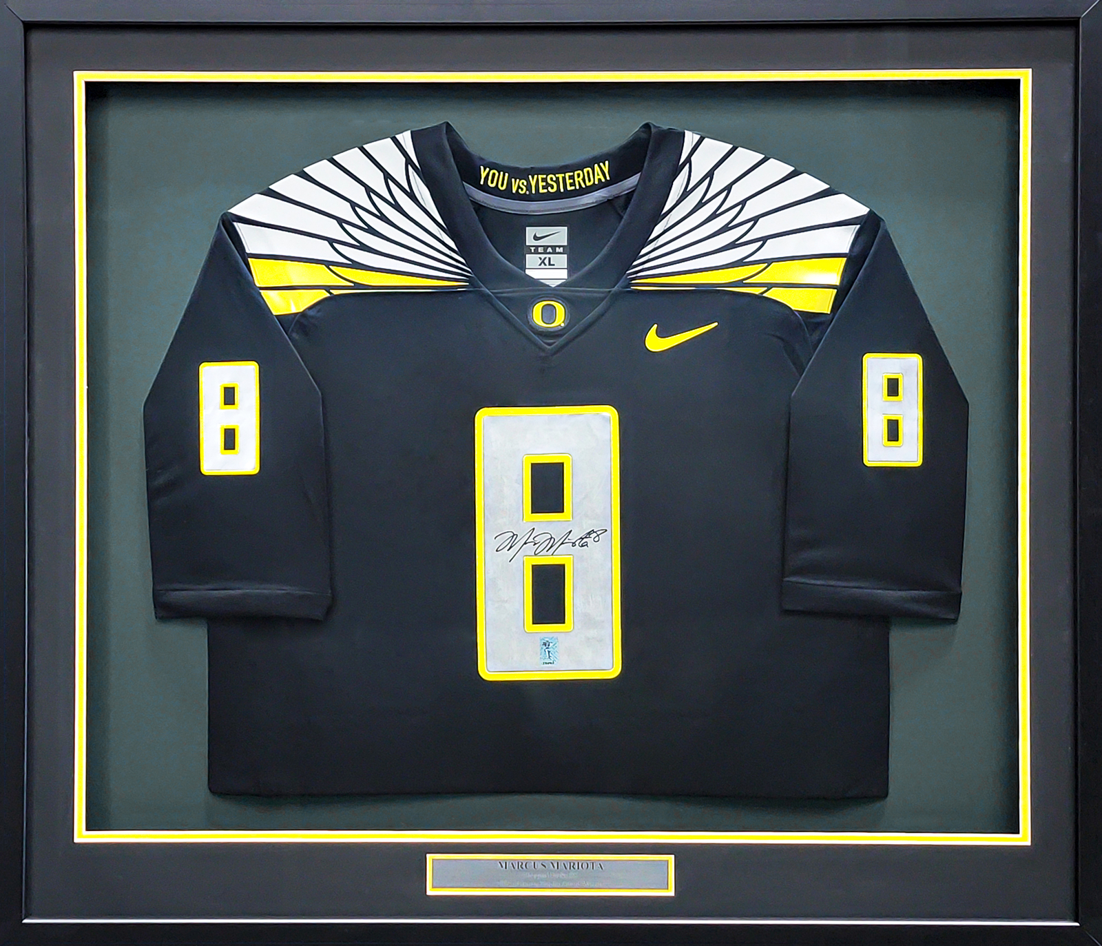 OREGON DUCKS MARCUS MARIOTA AUTOGRAPHED FRAMED BLACK NIKE JERSEY MM HOLO 89824