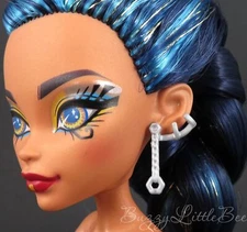 Monster High Doll G3 Frankie Stein Scary Sweet Birthday Silver Earrings