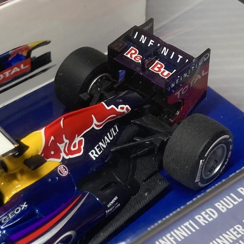 MINICHAMPS 1/43 Infiniti Red Bull RB9 S. Vettel India Indian 2013 WC 410130901 - Picture 7 of 13
