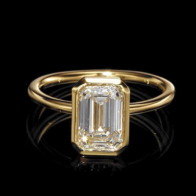 3 kt Smaragdschliff Moissanit Lünette Verlobungsring in 14 K Gelbgold vergoldet