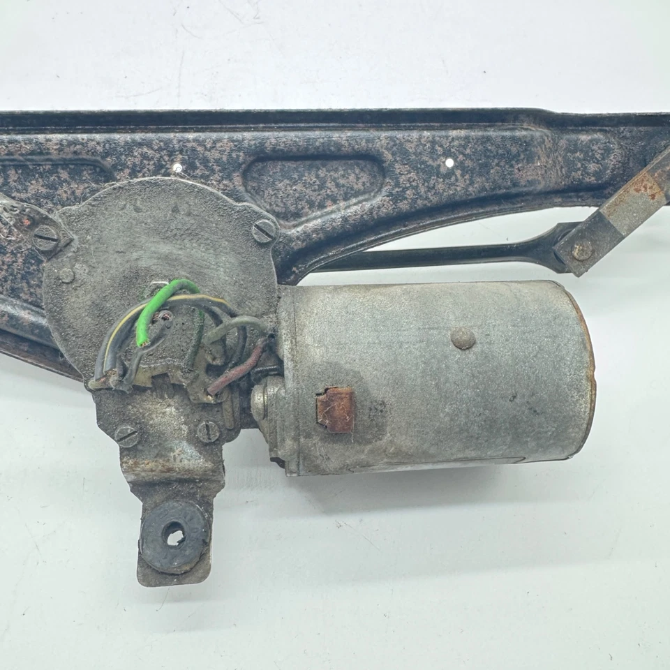 Volkswagen Beetle 1972 — оригинальный б/у мотор стеклоочистителя ветрового стекла - Изображение 4 из 4