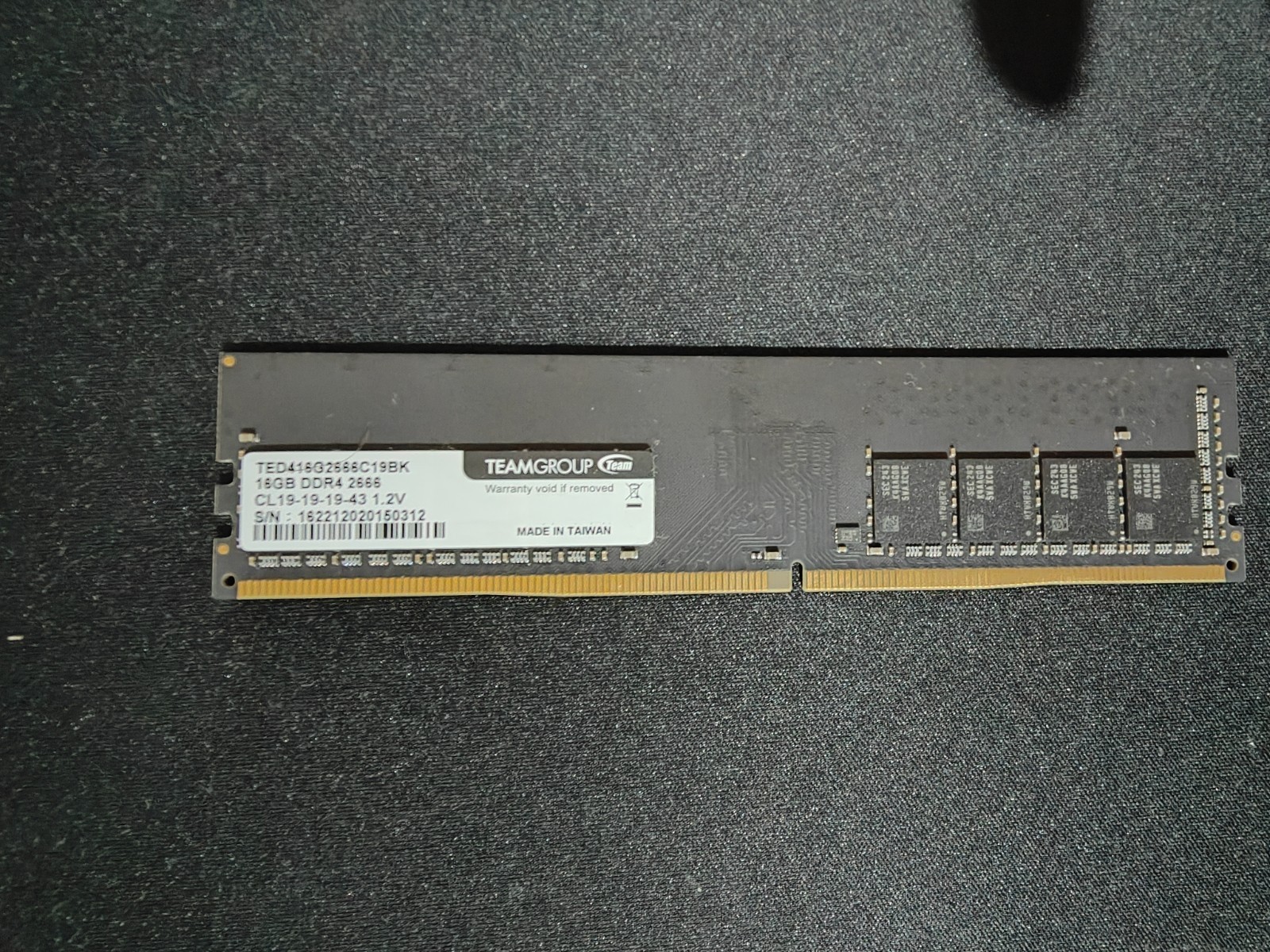 RAM DDR4 1x16GB 2666MHz CL19 UDIMM PC Desktop TED416G2666C19BK Usato come nuovo.