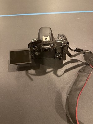 Canon EOS 77D Body Only