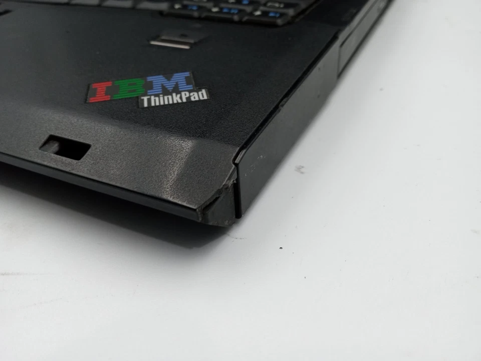 IBM ThinkPad T60 14" Laptop Intel C2D T2300 2.5GB RAM 30GB HDD WinXP -READ -RR - Image 4 of 4
