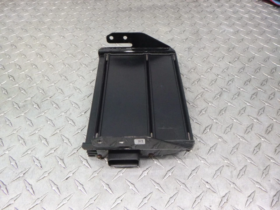 2012-2016 Harley Davidson FLHX Street Glide Harmon Kardon Amplifier 76000071 - Image 2 of 4