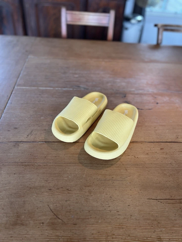 Bjorgk Sliders Yellow Size 6 Women's Brand New In Bag Never Worn - Image 2 of 4