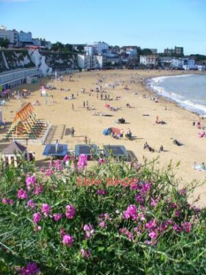 FOTO HAUPT- ODER WIKINGERBUCHT SAND HOCHWASSER BEI BROADSTAIRS BLÄTTERT NOCH EIN BREITES ARE