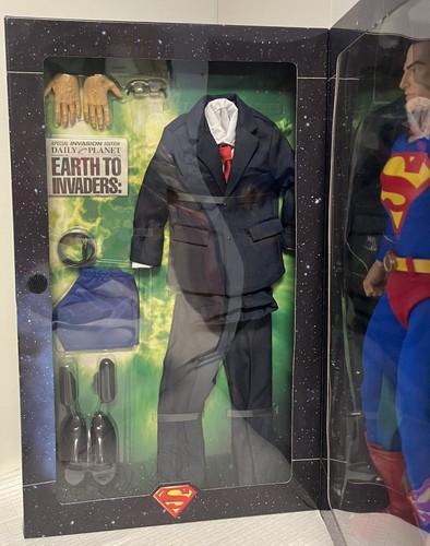 DC Direct 1:6 Scale Superman 13 Inch Deluxe Collector Figure #2303 of 5000 MINT - Picture 21 of 24