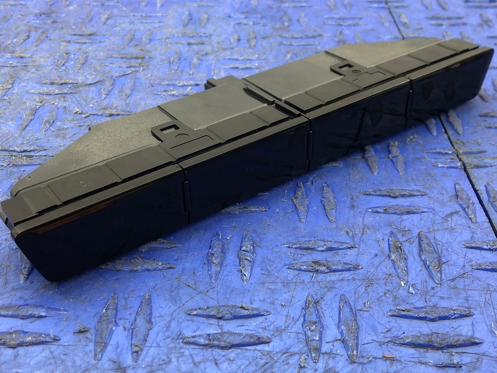 Maserati Grecale 2023 Center console switch panel
