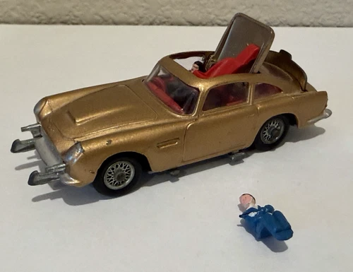 CORGI TOYS #261 JAMES BOND 007 ASTON MARTIN DB5 1960's Gold, COMPLETE!