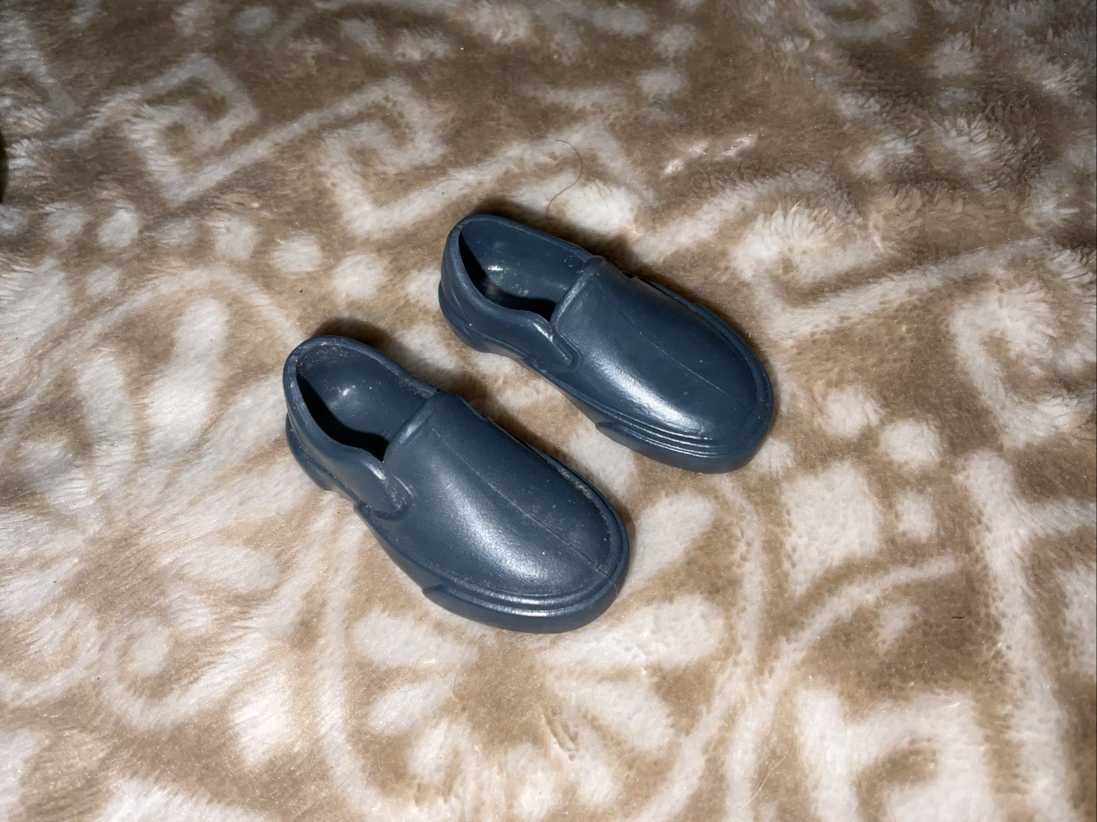 VANS Ken bambola slip on furgoni come skater deck scarpe antracite Barbie fidanzato