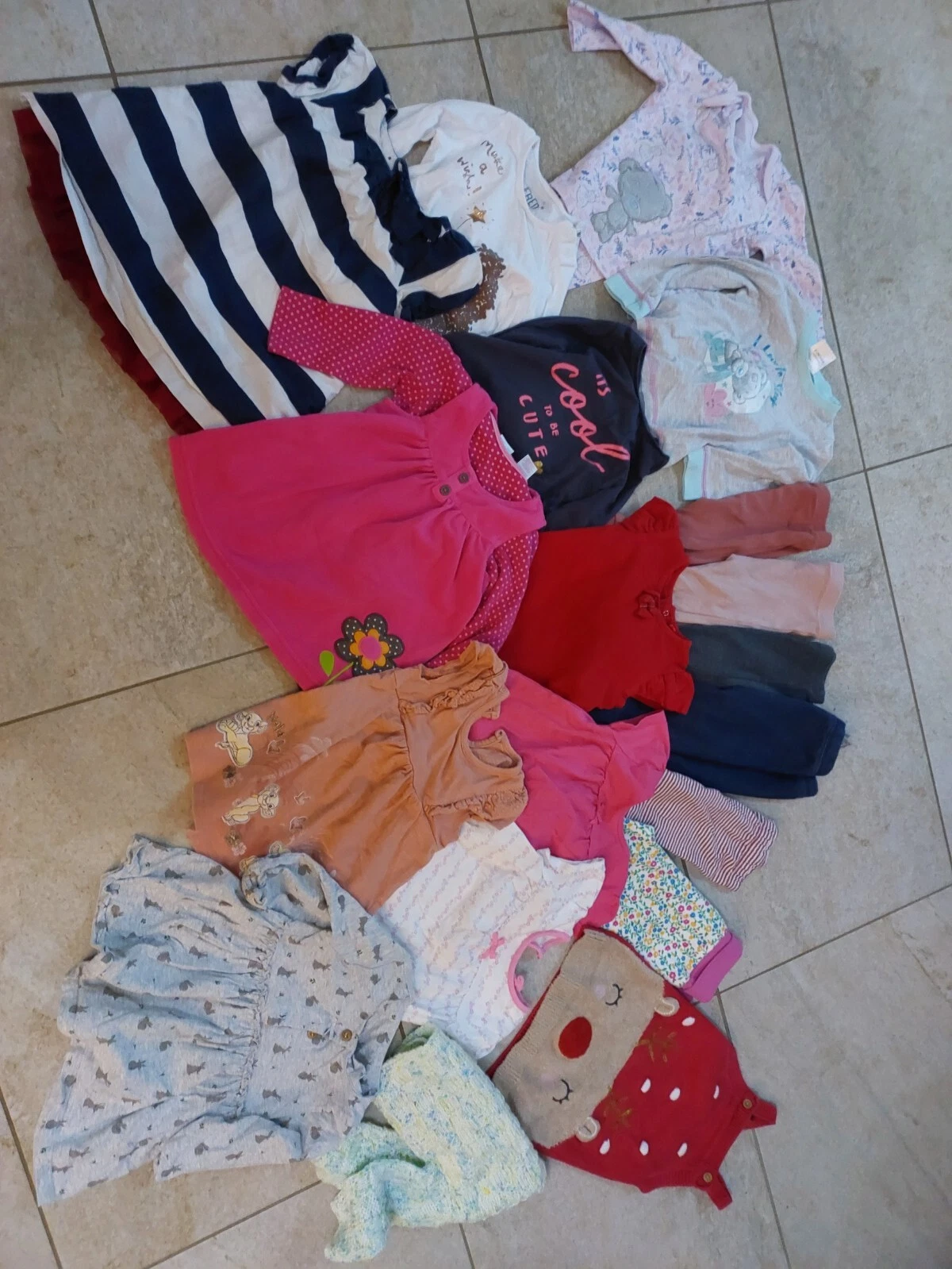 Baby Clothes aged 6-9 months - 22 items - Pack 106 - £10