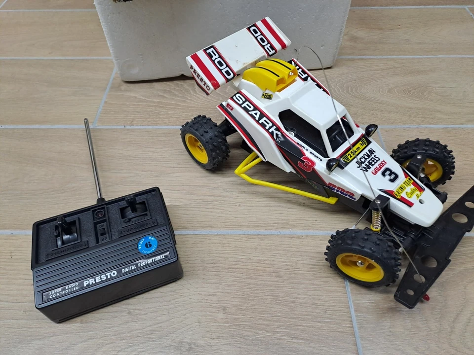 TAIYO ROD SPARK VINTAGE BUGGY RC 1/10 BOX radio tele CLONE NO NIKKO YONEZAWA - Imagen 3 de 4